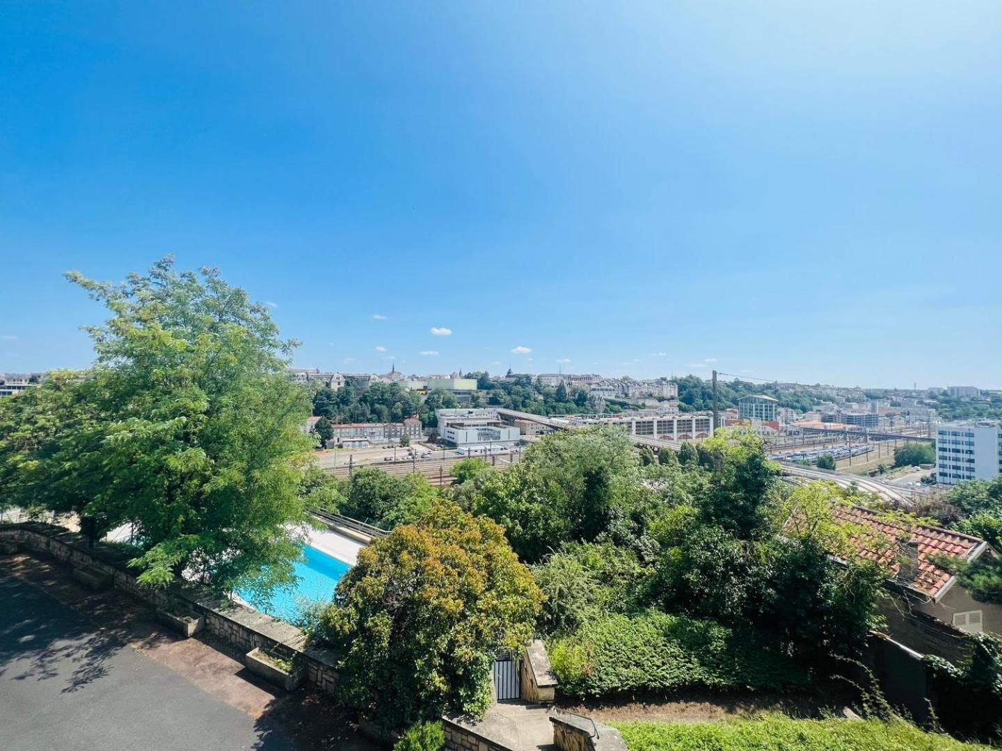 Le Retro - Splendide Appartement Poitiers Buitenkant foto